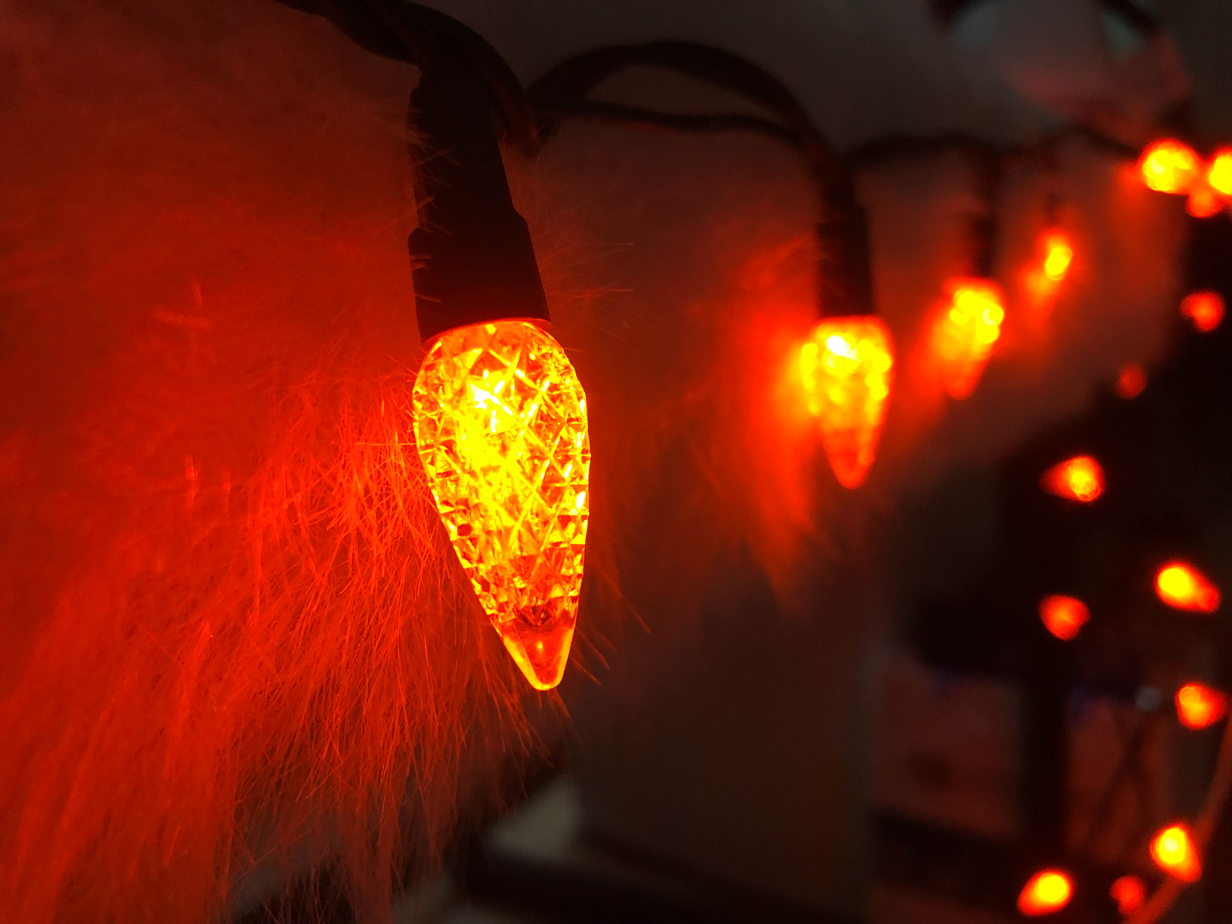 ما هي مزايا أداء لمبات LED؟