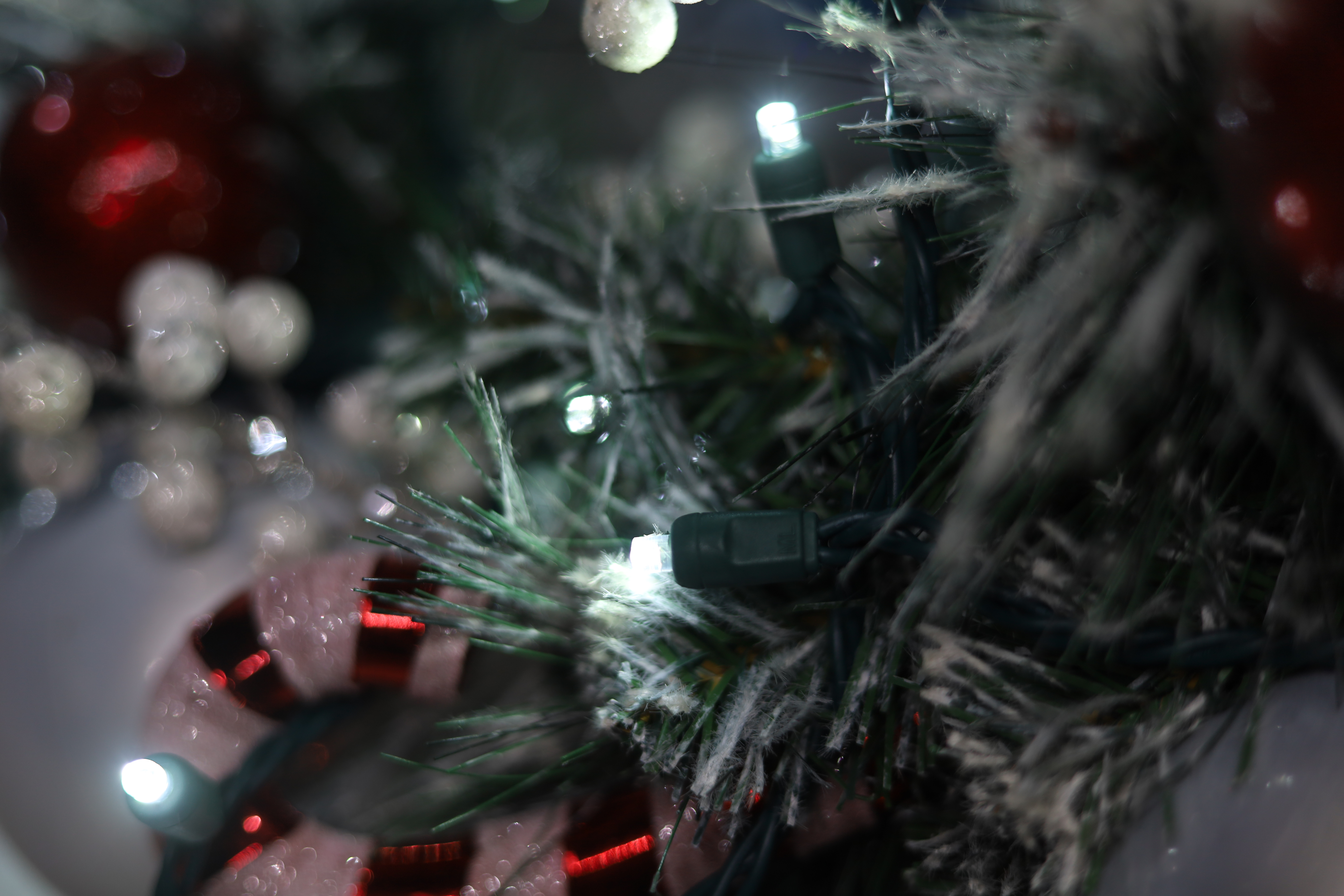 زاوية واسعة ميني LED سلسلة أضواء UL أضواء عيد الميلاد البيضاء الرائعة UL للاستخدام الخارجي والداخلي 